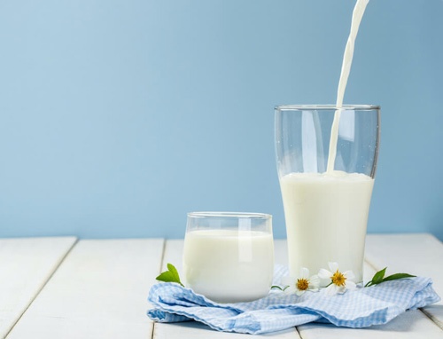 Sữa tươi giúp ngăn ngừa lão hóa, trắng da hiệu quả